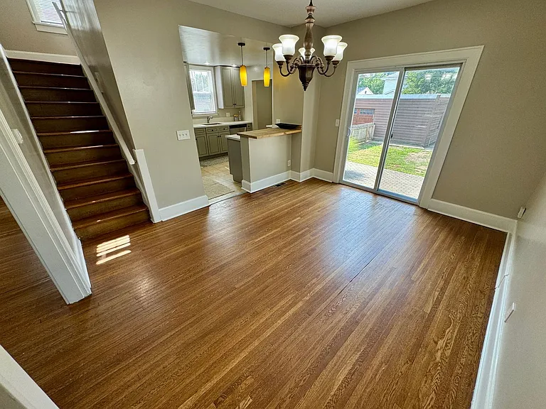 1323 W 3rd Ave — Photo 10
