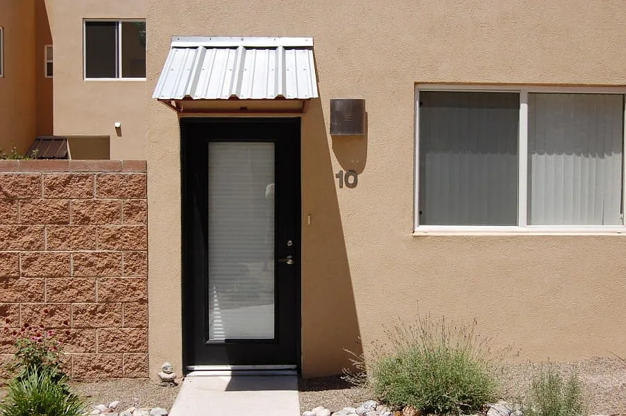1 bed, 1.5 bath, 579 sqft, $1,200 — Photo 2