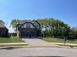1049 Windemere Dr, Gallatin, TN 37066