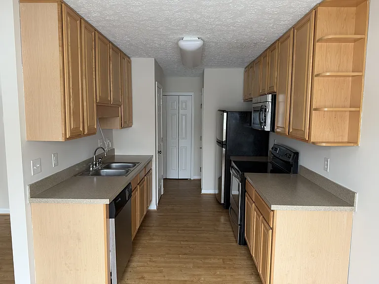 Commonwealth Senior Living at Radford — Photo 18