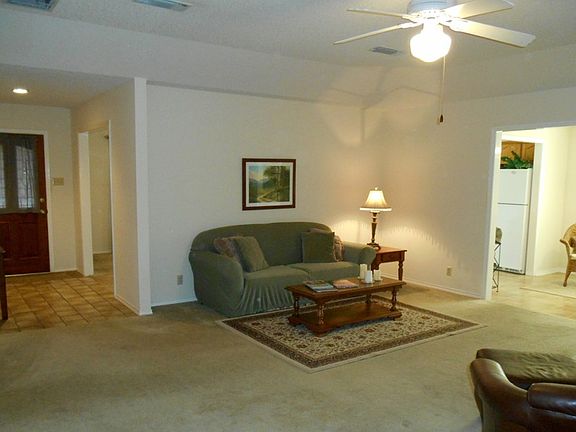 4th image of 3605 Briargrove Ln