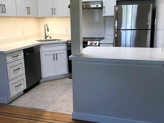 Be the first to use this beautiful remodel kitchen
Full size high end dishwasher!!