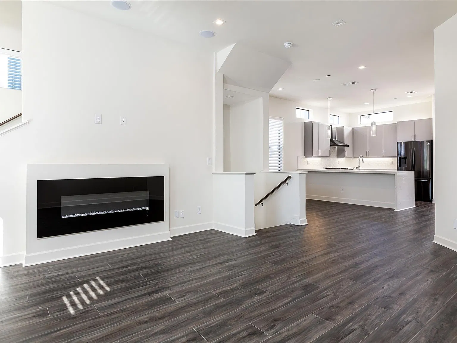 1 bed, 1.5 bath, 1396 sqft, $2,599 — Photo 2