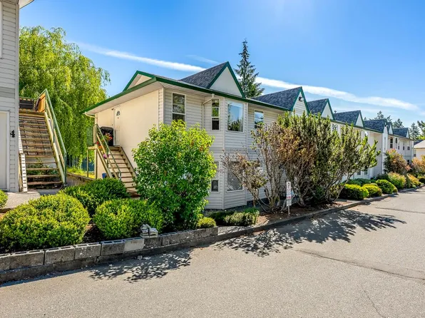 1535 Dingwall Rd #18, Courtenay, BC V9N 3S8