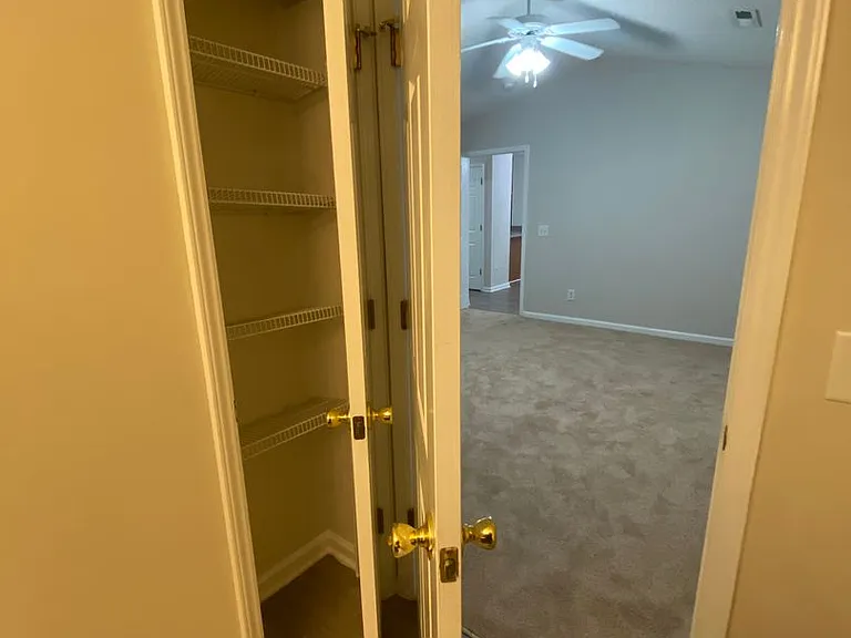 Meridian Park Apartments — Photo 106