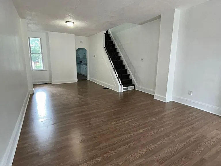 367 Hewitt St — Photo 3