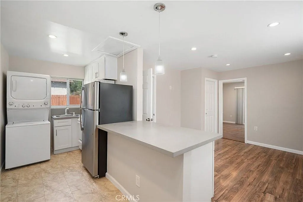 7310 Lindley Ave — Photo 2