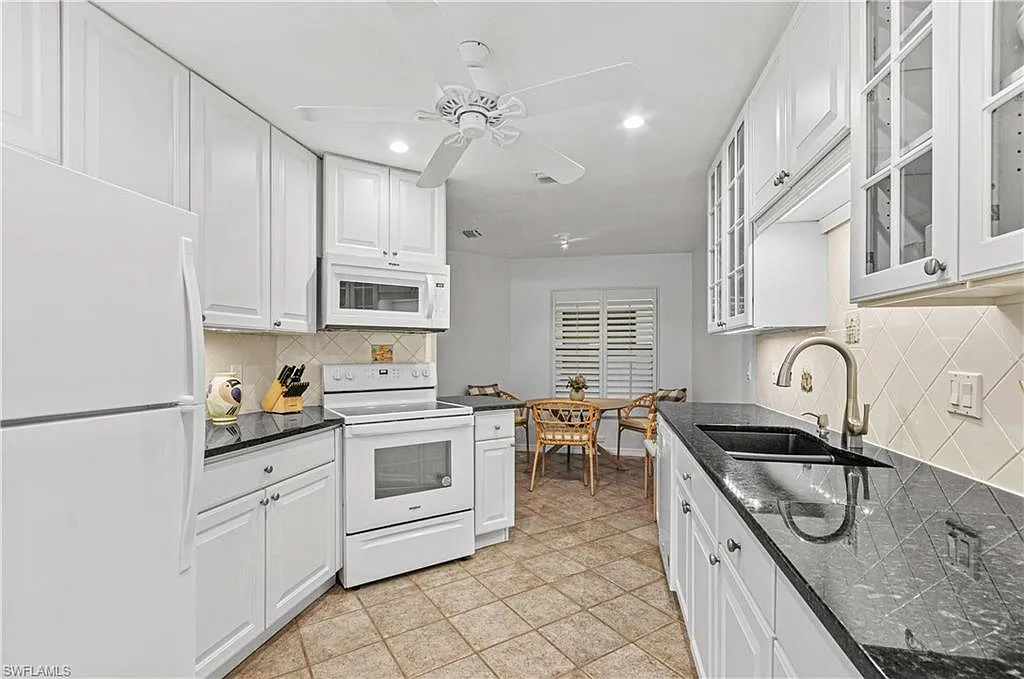 2 bed, 2.0 bath, 1480 sqft, $10,000 — Photo 2