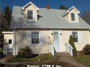 88 Edgecomb St, Groton, CT 06355