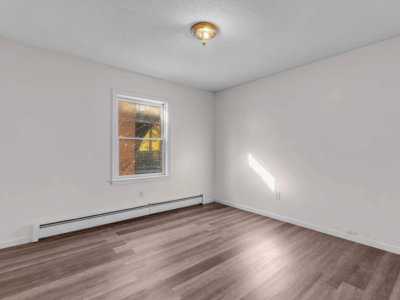 3 bed, 1450 sqft, $2,000 — Photo 4