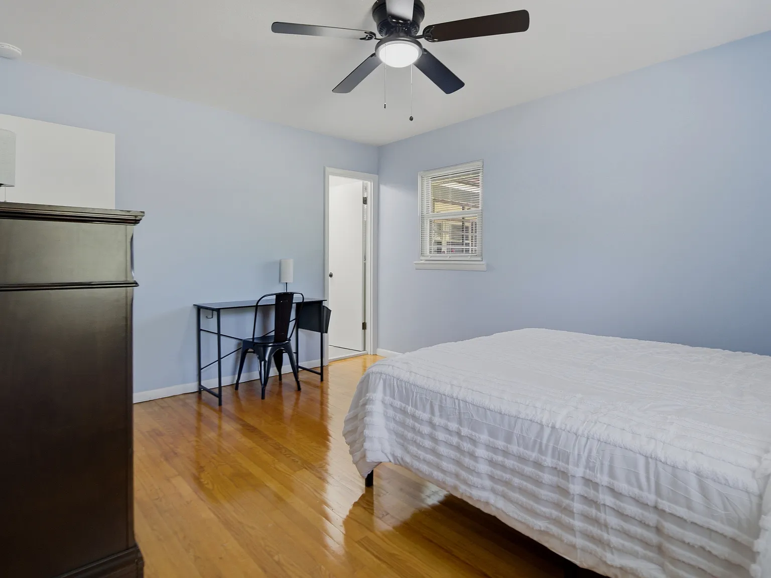 1829 Martindale Drive - 2-Primary Suite — Photo 2