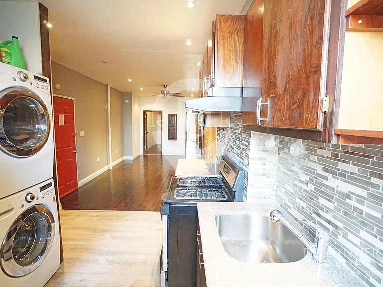 480 3rd Ave #2L — Photo 8