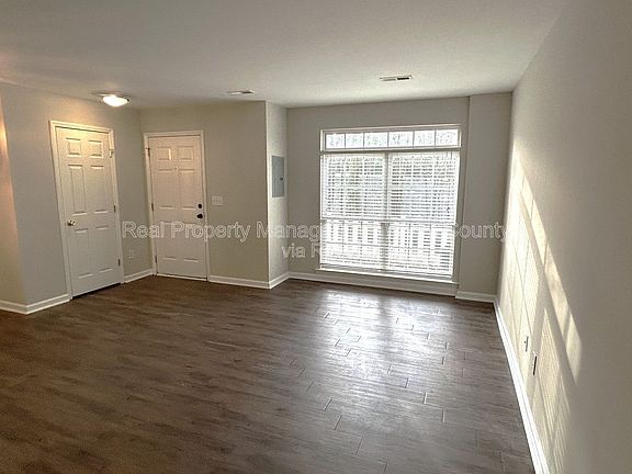 2nd image of 2920 Barrymore St Unit 108
