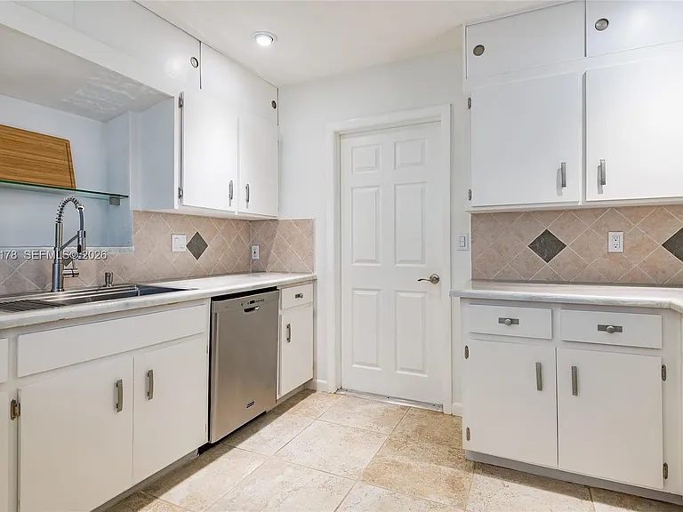 505 Heron Dr — Photo 24