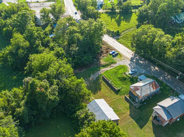619 S McKee St, Greeneville, TN 37743