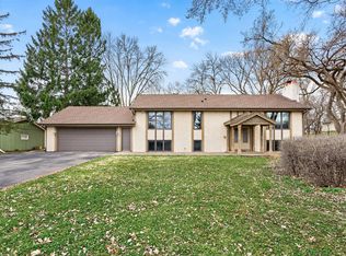 4134 Red Oak Rdg, Minnetonka, MN 55345