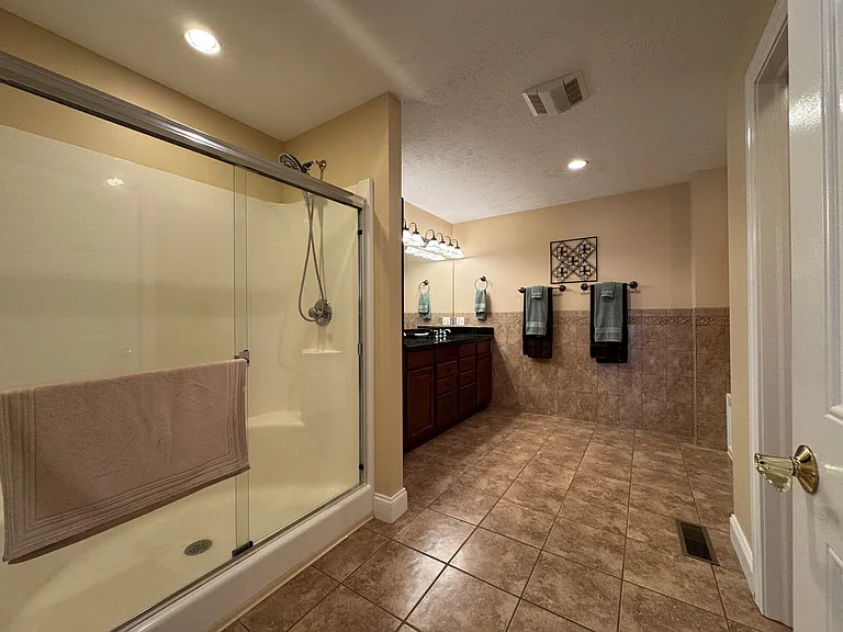 400 Saint Andrews Dr #1 — Photo 13