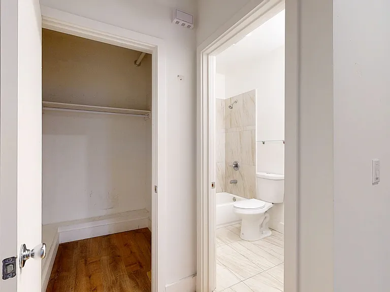 2847 Folsom St #8 — Photo 8