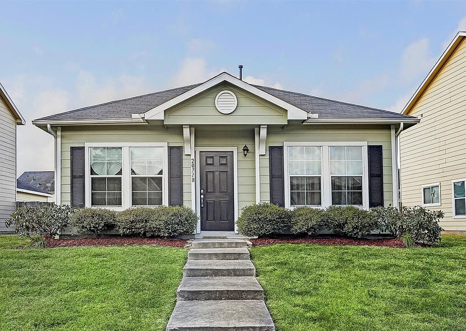 1st image of 20718 Settlers Lake Cir N