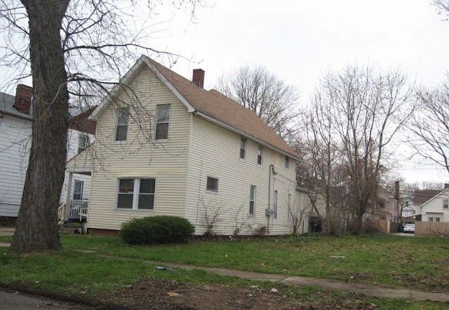 2nd image of 2046 W 83rd St