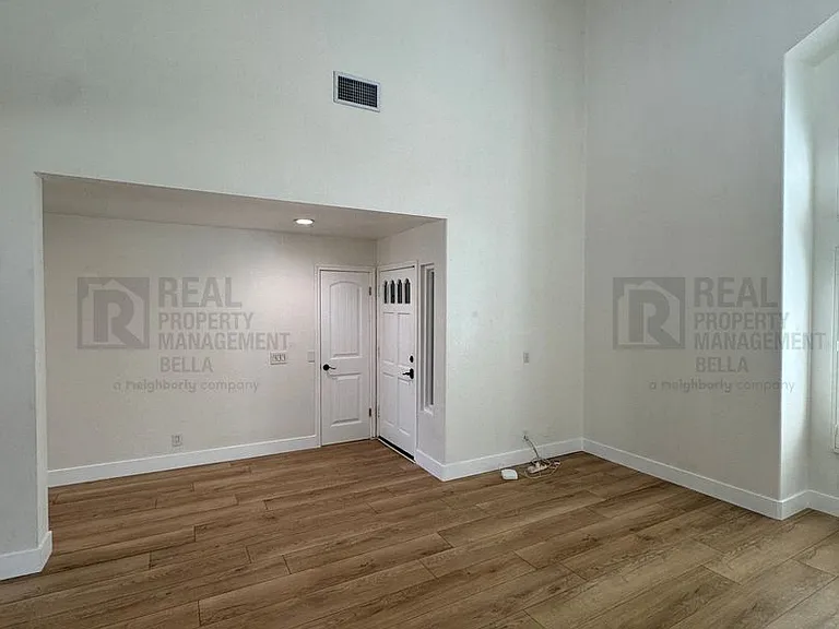 30882 Kiowa River Ct — Photo 5