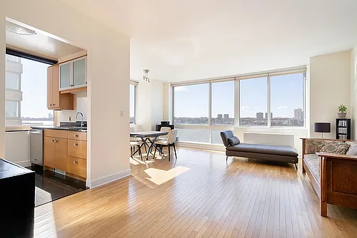 120 Riverside Blvd #14S Photo 1