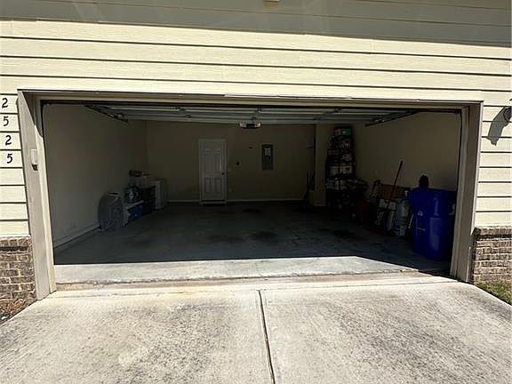 2nd image of 2525 Quincy Loop