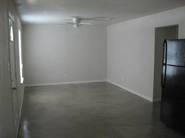 701 SE 4th St #A — Photo 3
