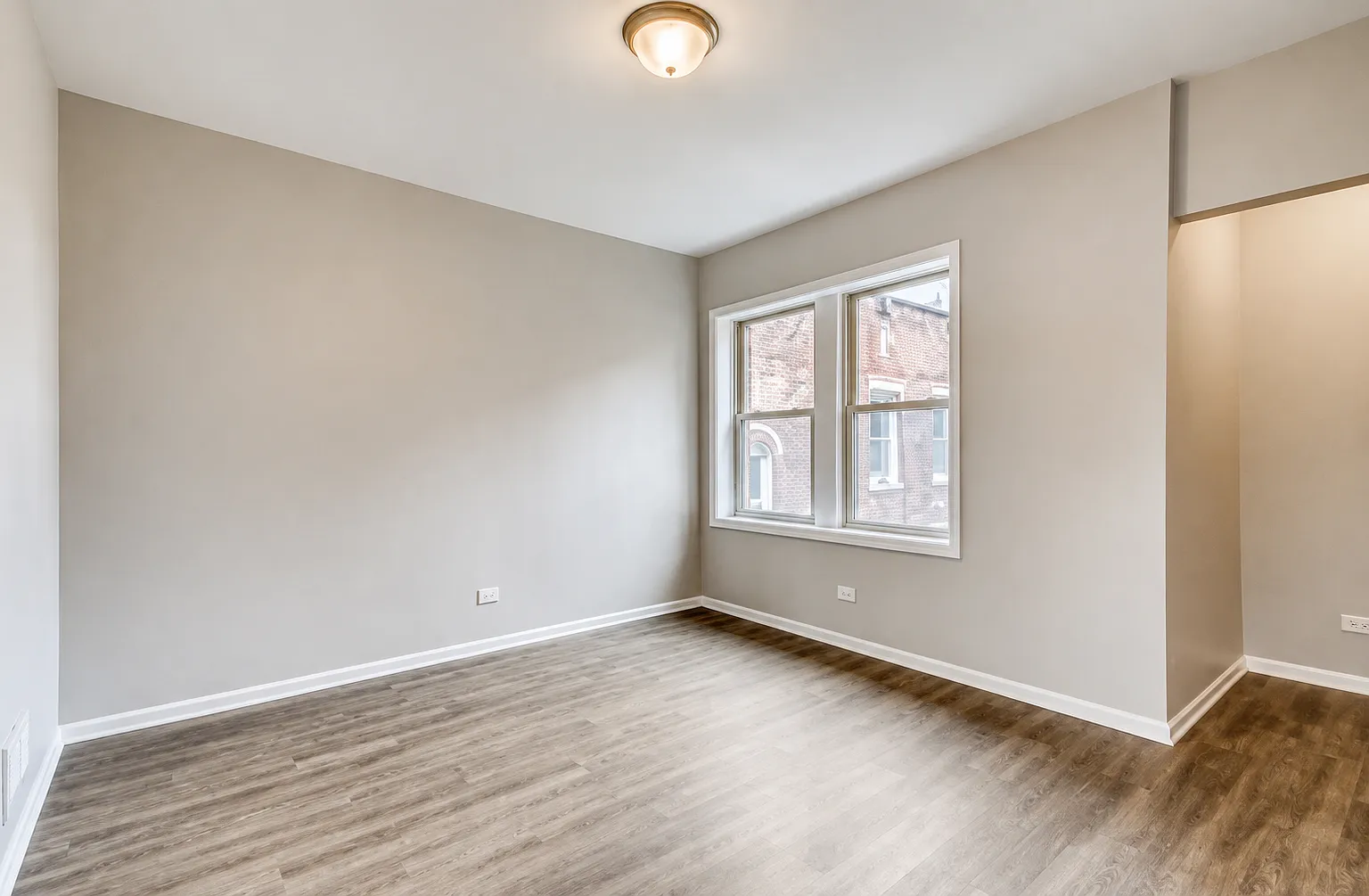1 bed, 900 sqft, $1,350 — Photo 3