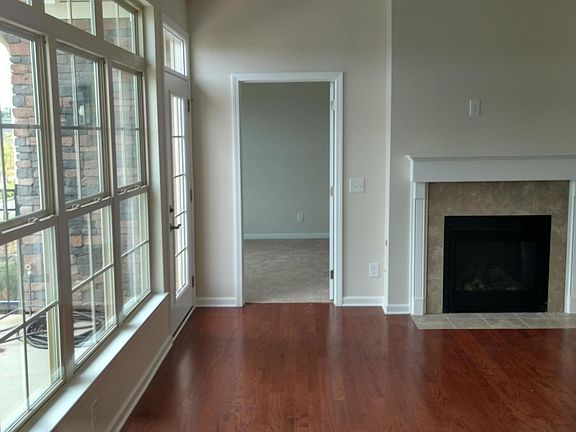 4th image of 938 Pryse Farm Blvd