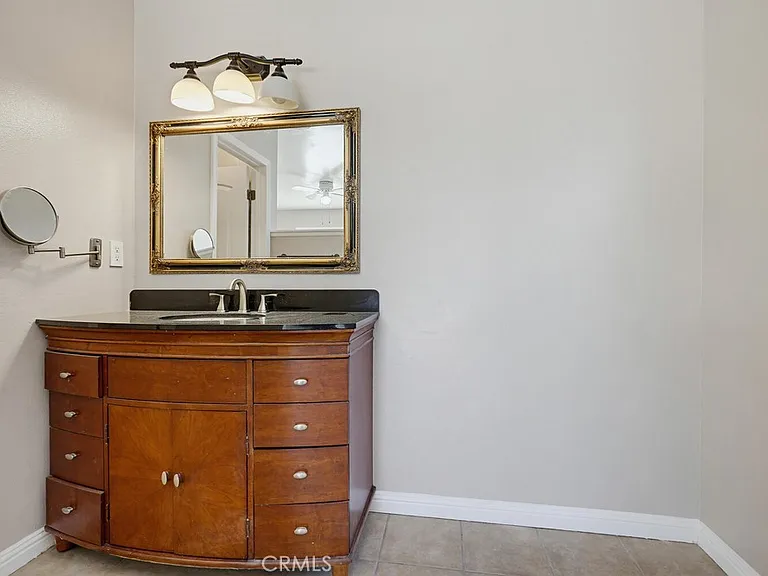 243 N Pageant St — Photo 27
