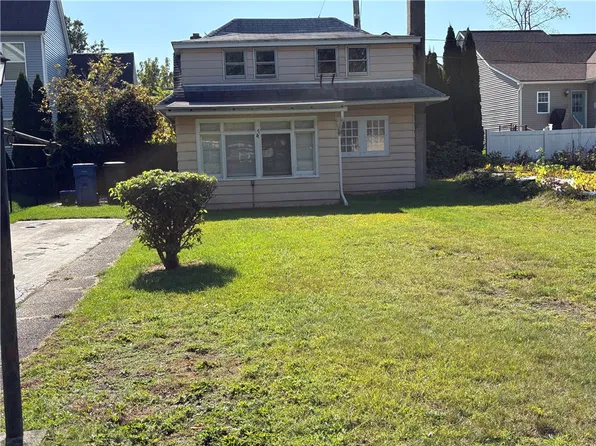 47 Oak Hill Vw, Rochester, NY 14611