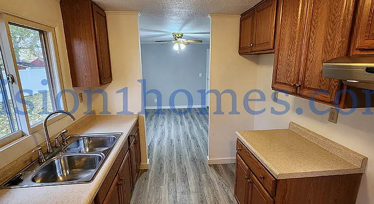 500 Sunrise Ave — Photo 3