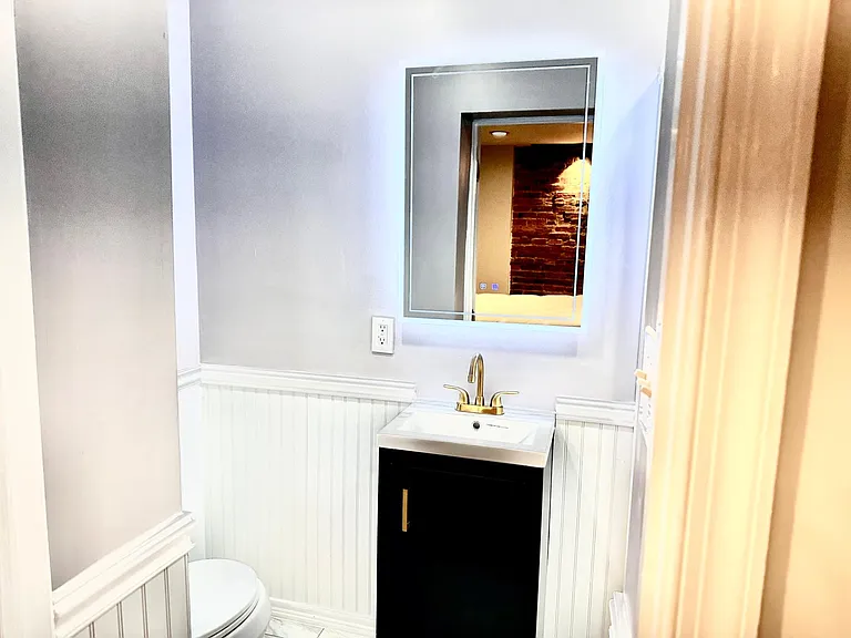 1314 Irving St NW #B — Photo 8