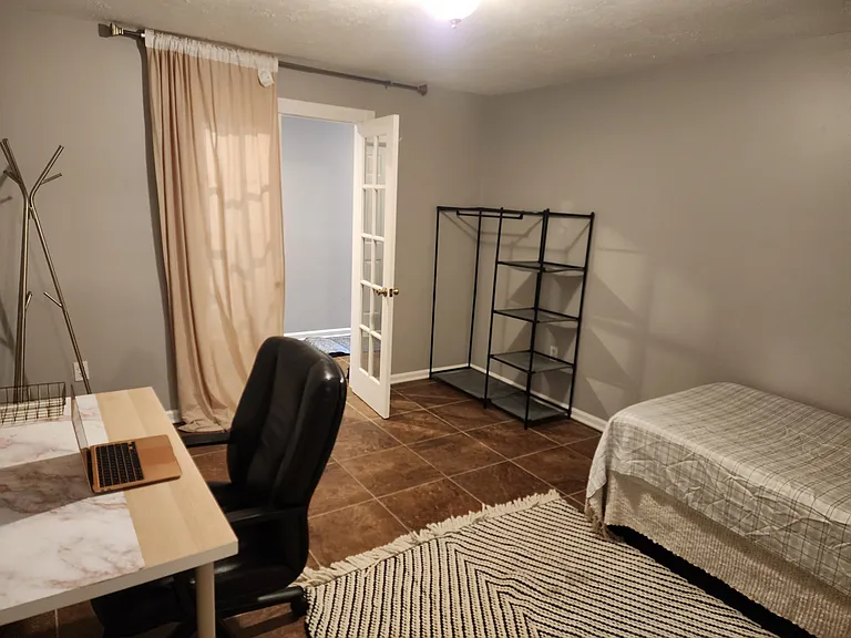 1023 Savanna Dr #BASEMENT — Photo 5