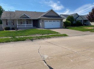 5816 Heather Ave, Davenport, IA 52806