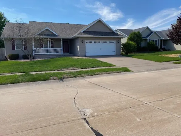 5816 Heather Ave, Davenport, IA 52807