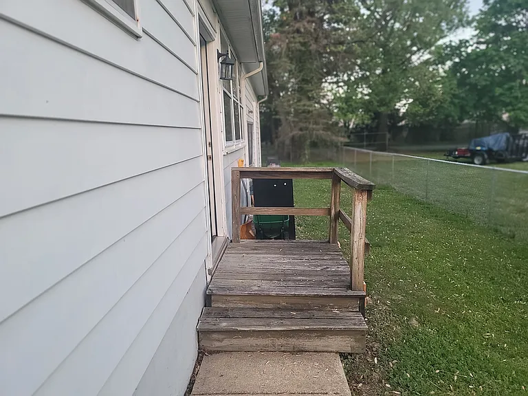 810 Seymour Rd #B — Photo 11