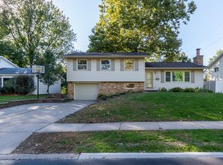 2816 Avalon Dr, Bettendorf, IA