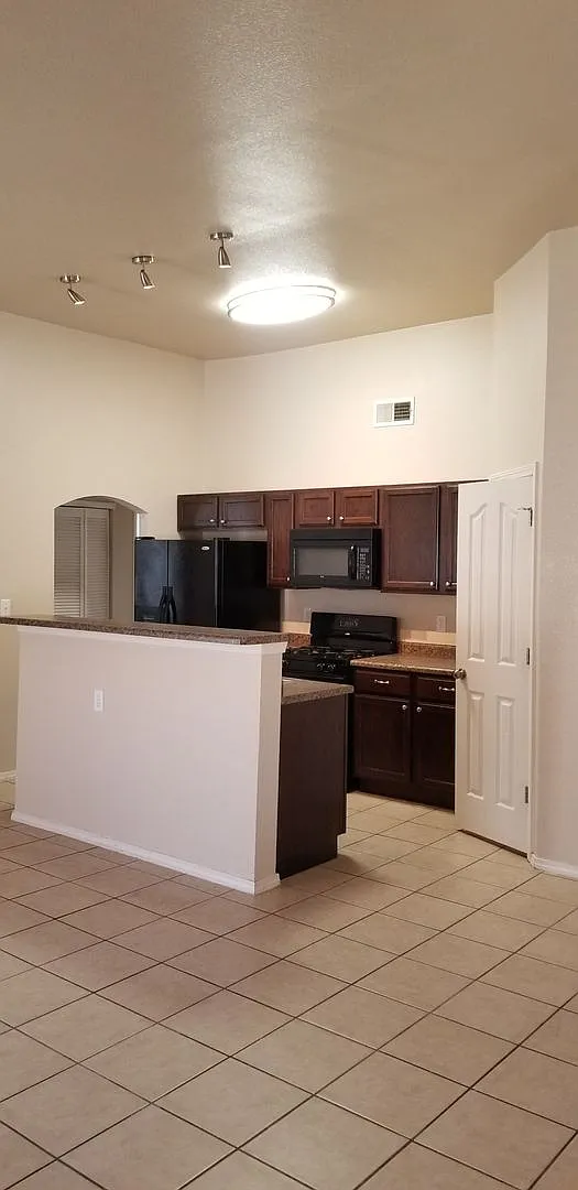 Charming 3 bedroom, 2 bath in Northeast El Paso! — Photo 4