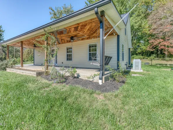 327 Happy Valley Rd, Johnson City, TN 37601
