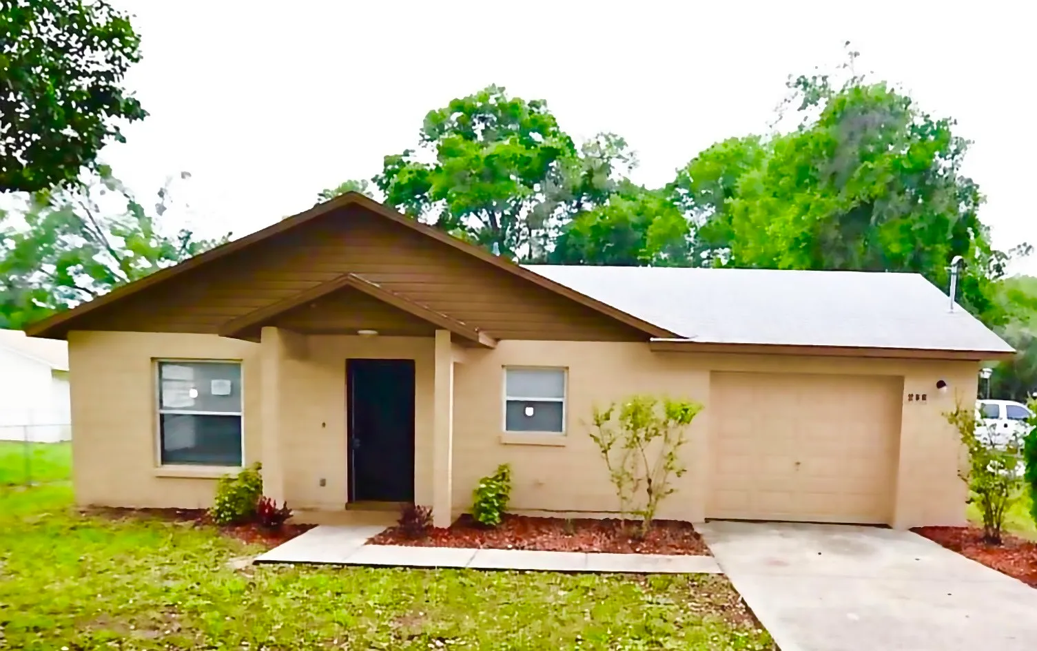 3 bed, 1176 sqft, $1,850 — Photo 1