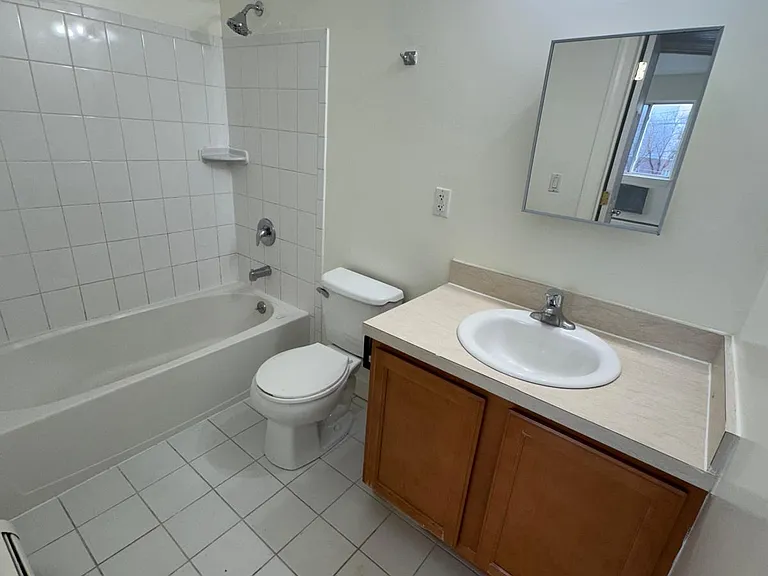 105 Cove Ct #B — Photo 12