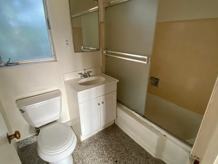 Bathroom full view