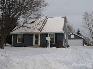 1905 Santa Barbara Dr, Waukesha, WI 53189