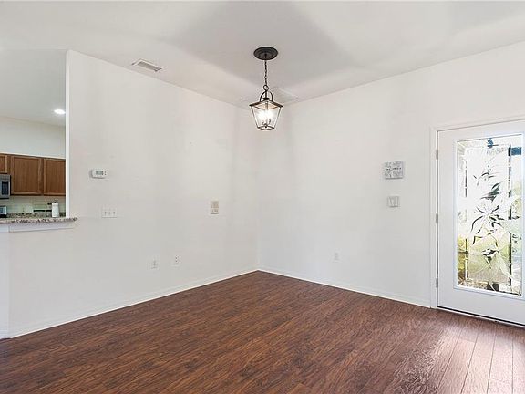 3rd image of 4420 Waterford Dr