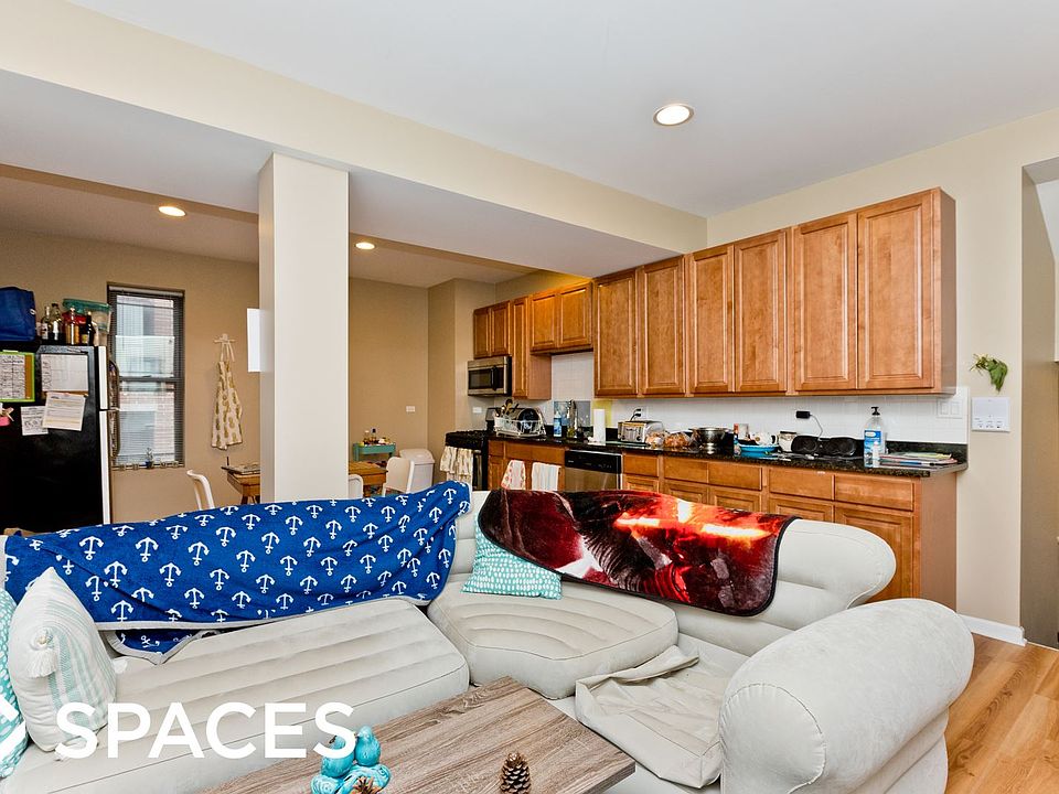 1st image of 3223 N Sheffield Ave #Unt6rs