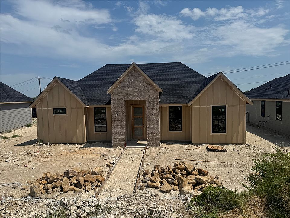 2nd image of 1636 W Wintergreen Rd