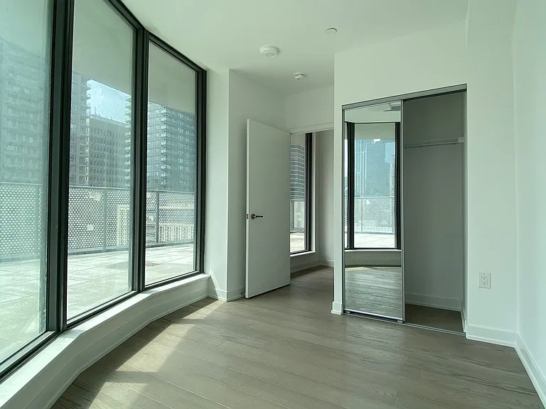 11 Wellesley St W #607 — Photo 14