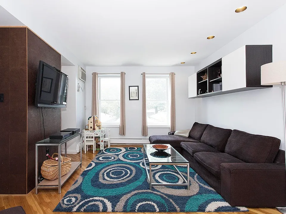 54 Magnolia Ave #3-5